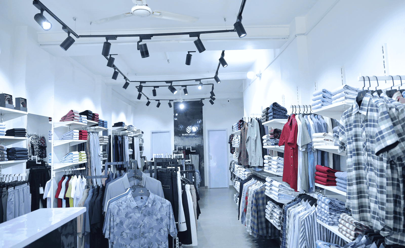 Store setup and visual merchandising